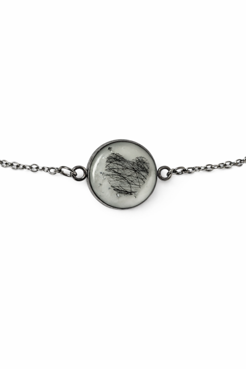 Seelentier Armband als Andenken mit Fell oder Asche deiners Tieres in Herzform. Robustes Edelstahlarmband