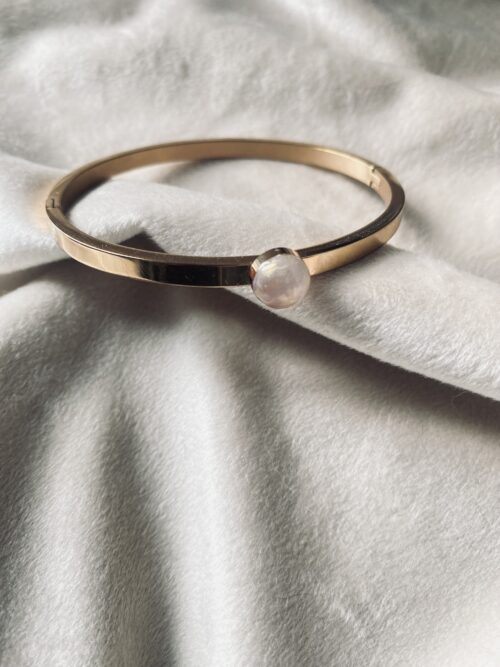 Edelstahl Armband mit rundem Erinnerungsfach – befüllt mit Asche, Blüten oder Stoff, modern & handgefertigt