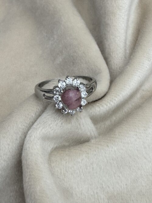 Ring mit ovalem Erinnerungsstein aus echten Hochzeitsblüten und Zirkonia – Brautstrauß im Ring, liebevoll handgefertigt als emotionales Schmuckstück