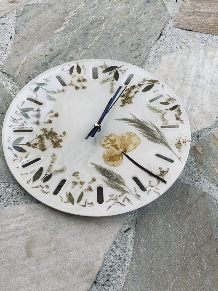 Hochzeitsstrauß konservieren – Handgefertigte Wanduhr aus Resin | Erinnerungen zum Anfassen – Bild 7
