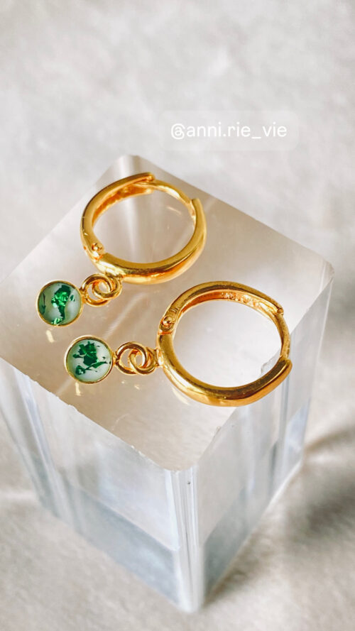 Muttermilch Schmuck – elegante Creolen aus Sterlingsilber mit Einarbeitung von Muttermilch, handgefertigtes Erinnerungsstück an die Babyzeit