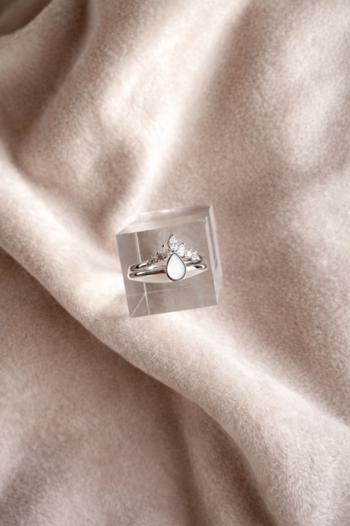 Erinnerungsschmuck Ring handgefertigt in Österreich mit persönlichem Andenken aus Muttermilch, Haar oder Blüten im Schmuck