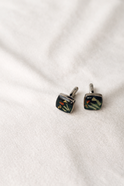 Manschettenknöpfe mit Brautstraußblüten - ein Andenken für den Mann der schon alles hat