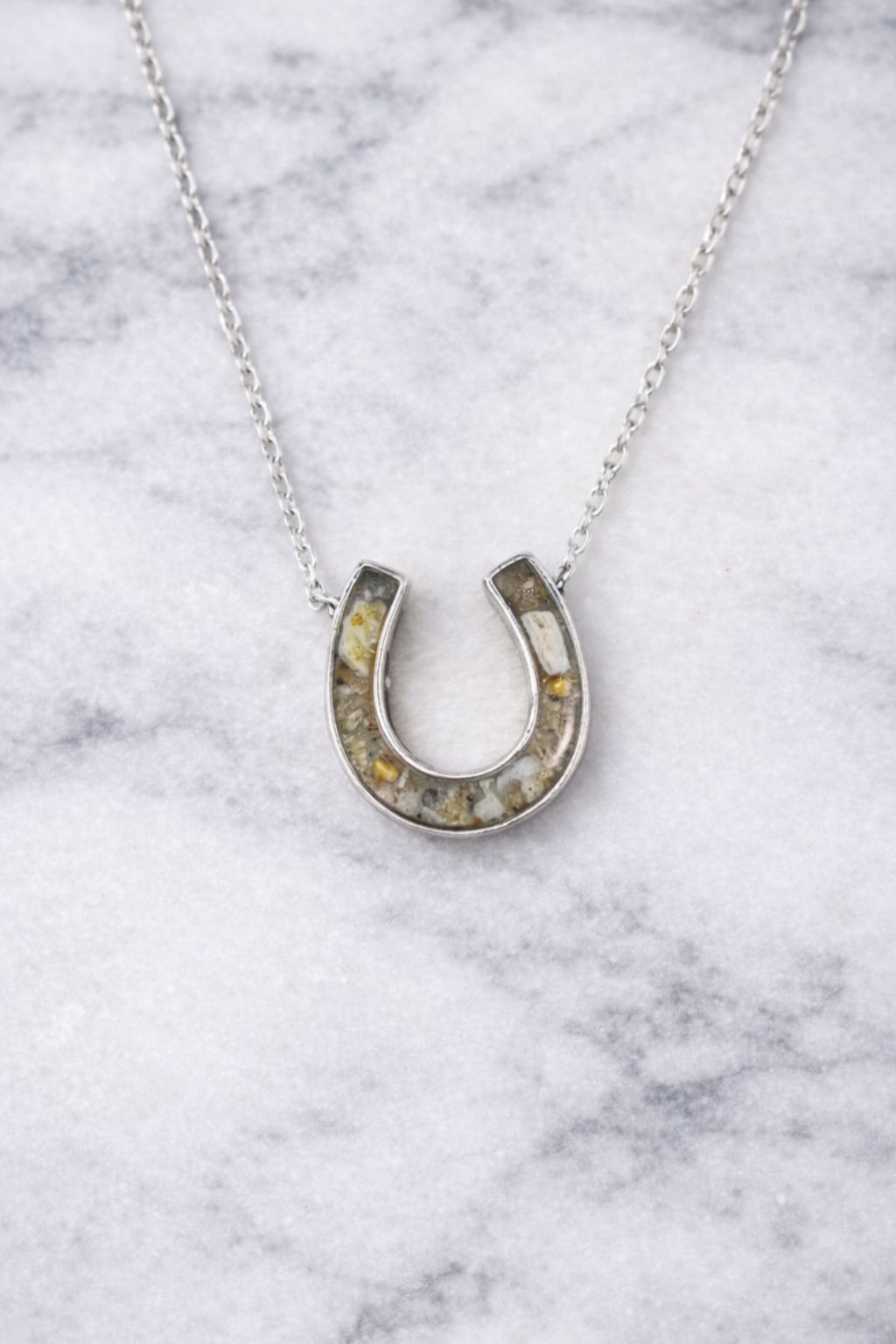 Tierandenken Anhänger mit Fell oder Asche als Erinnerung an ein Haustier handgefertigt in Österreich