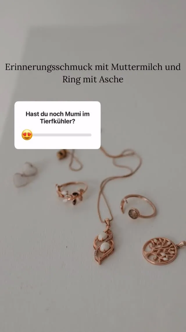 Ob als Ring, Kette oder Anhänger –
dieses Erinnerungsstück an die Babyzeit ist so individuell wie eure Geschichte.
Jede Perle ist ein stilles „Ich war für dich da.“
Und du warst genug. Immer. 🌿

📩 Schreib mir, wenn du auch deine Muttermilch aufbewahren möchtest –
als Symbol für Nähe, Stärke und Liebe.

#muttermilchschmuck #stillzeitfesthalten #babyerinnerung #erinnerungsschmuckbaby #muttermilchring #muttermilchkette #milkies #muttermilchverarbeiten #muttermilchaufbewahrenidee #stillmomentefürimmer #mamamomente #fürimmerbeiuns